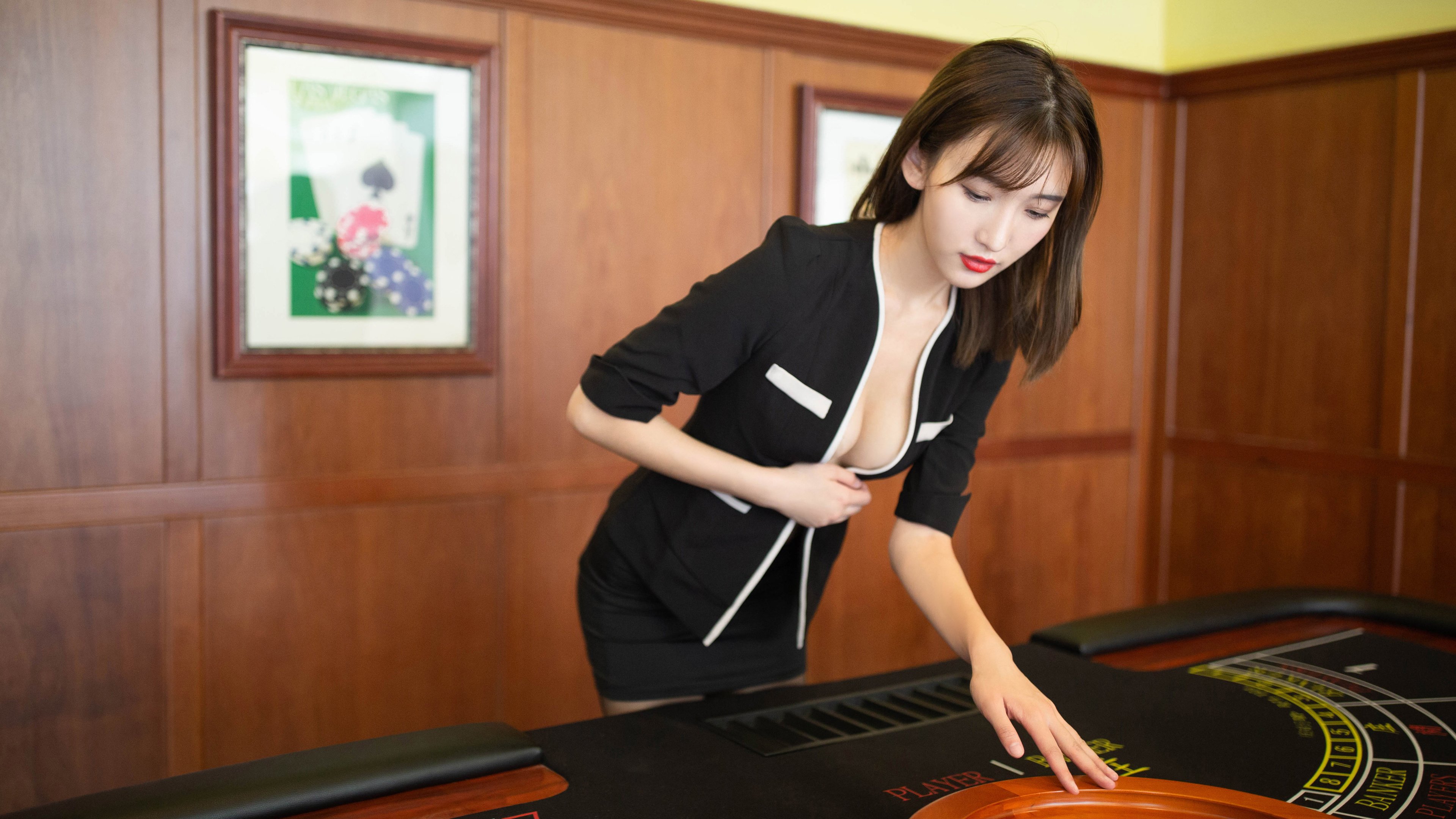 kaiyun体育综合-国家队教练强调三分线外投篮稳定性提升战略，三分线外投篮 落地脚在三分线内